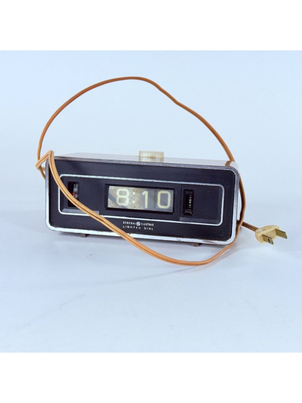 Vintage General Electric Dial Alarm Roll Clock Model 8128K Nostalgia Retro